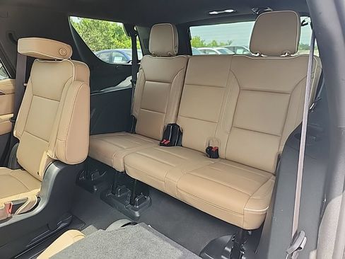 Used 2023 Chevrolet Tahoe Premier RWD image 4