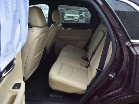 Used 2018 Cadillac XT5 Luxury w/ LPO, Wheel Lock Package image 33