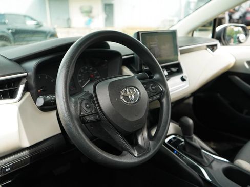 Used 2023 Toyota Corolla LE FWD image 6