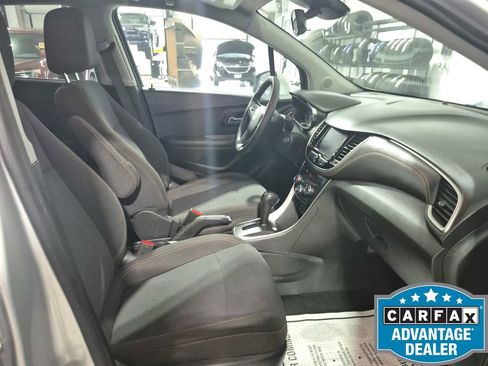 Used 2022 Chevrolet Trax LS w/ Tint and Cruise Package FWD image 20