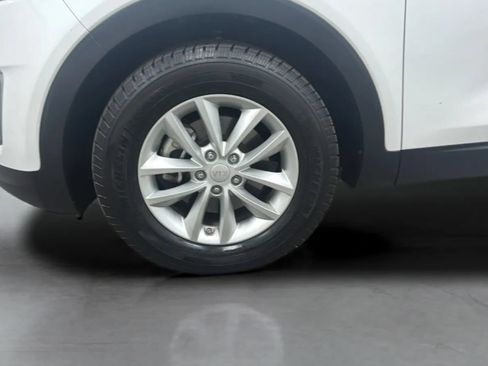Used 2017 Kia Sorento FWD w/ LX Convenience Package image 28