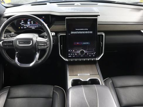 Used 2024 GMC Acadia Denali AWD/4WD image 2