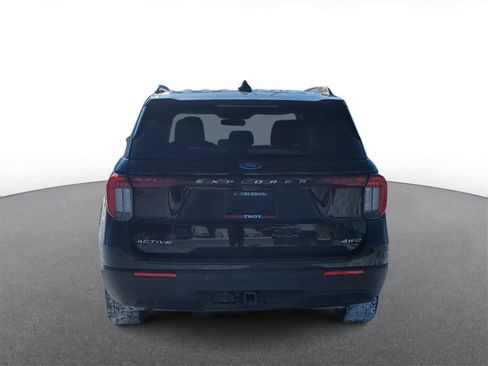 Used 2025 Ford Explorer Active image 7