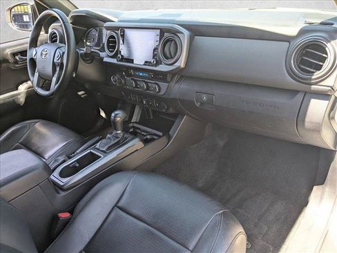 Used 2022 Toyota Tacoma TRD Sport w/ TRD Premium Sport Package AWD/4WD image 21