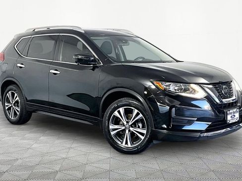Used 2019 Nissan Rogue SV w/ Premium Package FWD image 1