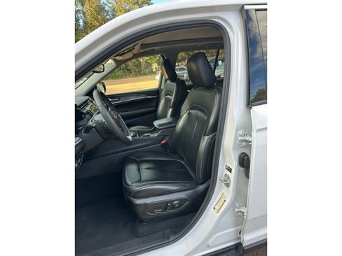 Used 2024 Jeep Grand Cherokee Limited 4xe image 8