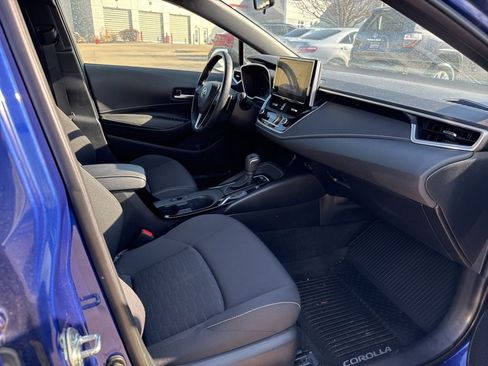 Used 2023 Toyota Corolla SE w/ SE Premium Package image 18