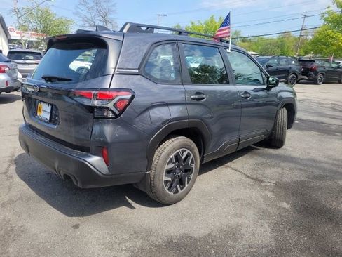 Used 2025 Subaru Forester AWD/4WD image 3