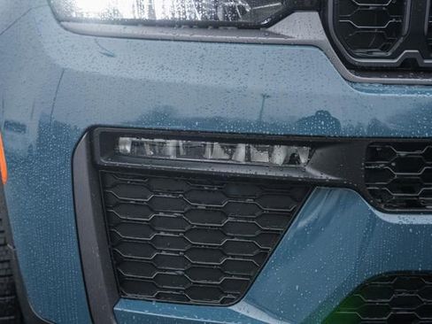 New 2026 Jeep Grand Cherokee L Limited w/ Limited Altitude Package AWD/4WD image 18