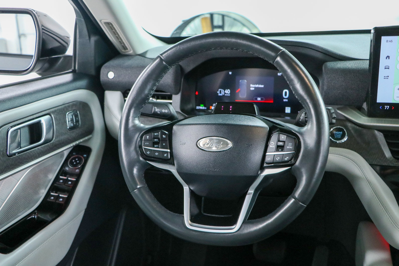 Used 2025 Ford Explorer Platinum w/ LUX Leather Package AWD/4WD image 12