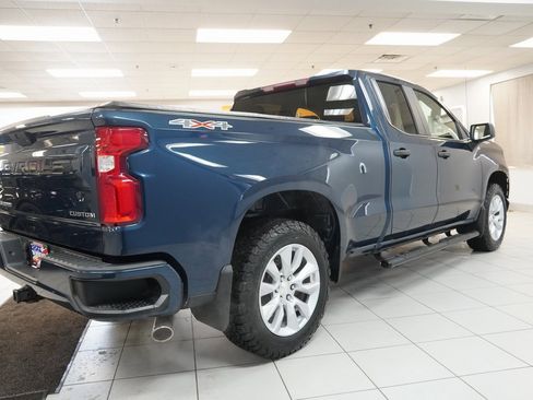 Used 2020 Chevrolet Silverado 1500 Custom w/ Custom Value Package image 14