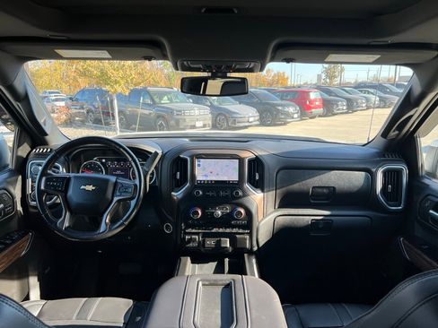 Used 2019 Chevrolet Silverado 1500 High Country w/ Z71 Off-Road Package image 20