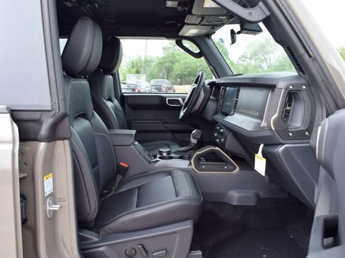 New 2026 Ford Bronco Badlands AWD/4WD image 23