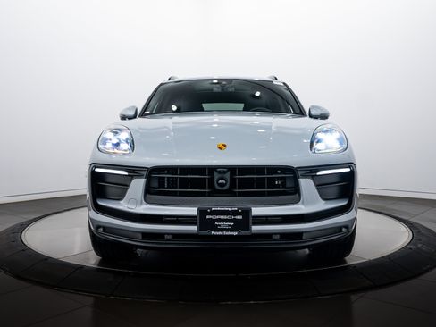 Certified 2026 Porsche Macan image 10