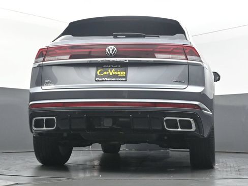 Used 2025 Volkswagen Atlas Cross Sport SEL Premium R-Line AWD/4WD image 46