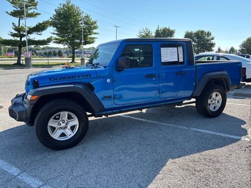 Used 2020 Jeep Gladiator Sport w/ Quick Order Package 24S AWD/4WD image 15