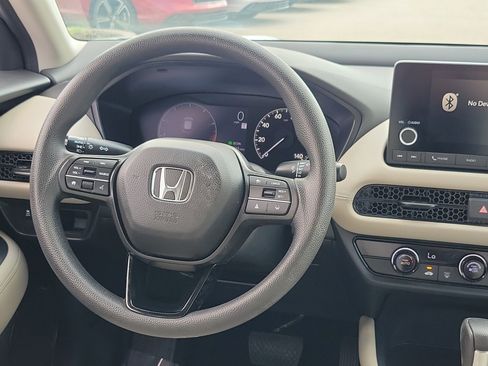 Used 2025 Honda HR-V LX image 17