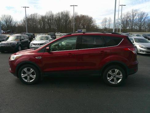 Used 2015 Ford Escape SE w/ Equipment Group 201A image 3