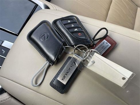 Used 2022 Lexus LS 500 image 33