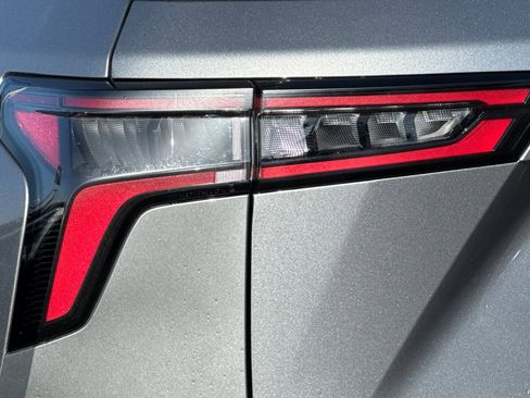 Used 2026 Chevrolet Equinox ACTIV image 46