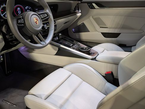 Certified 2024 Porsche 911 Targa 4S image 4