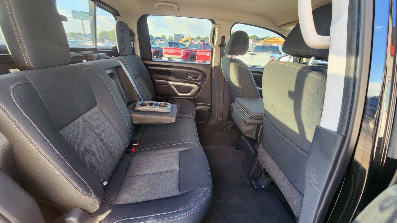 Used 2018 Nissan Titan SV AWD/4WD image 21