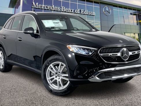 Used 2026 Mercedes-Benz GLC 300 4MATIC image 1