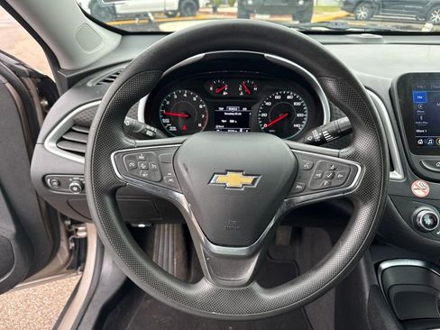 Used 2024 Chevrolet Malibu LT image 40
