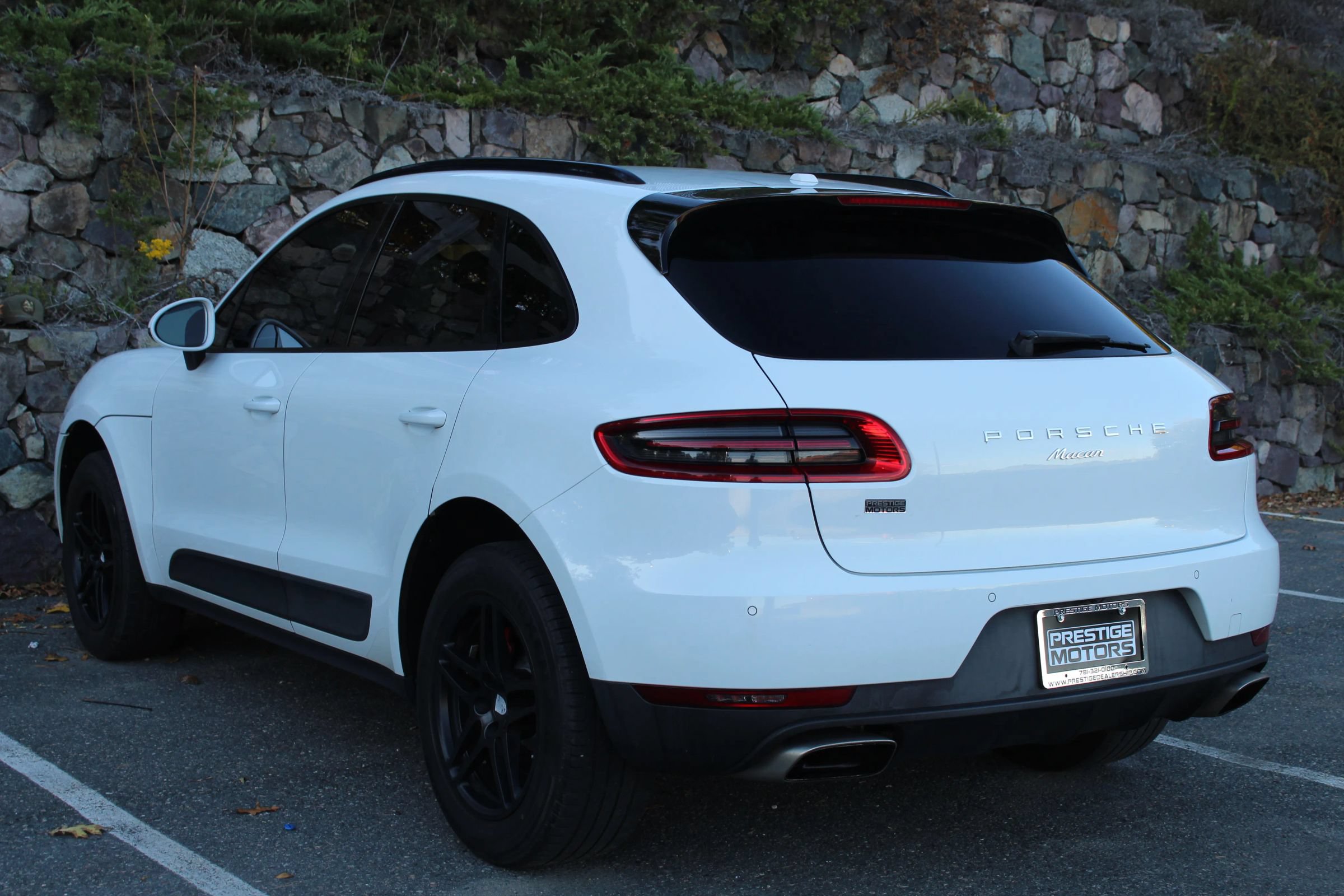 Used 2017 Porsche Macan AWD/4WD image 6