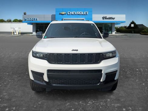 Used 2024 Jeep Grand Cherokee L Altitude image 2