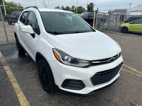 Used 2021 Chevrolet Trax LT w/ Sport Edition AWD/4WD image 9