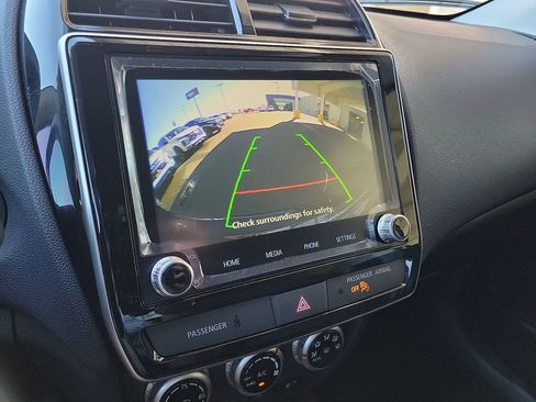 Used 2025 Mitsubishi Outlander Sport LE image 12