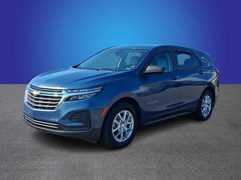 Used 2024 Chevrolet Equinox LS w/ LS Convenience Package FWD image 3
