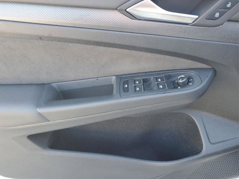 Used 2025 Volkswagen Golf S image 16