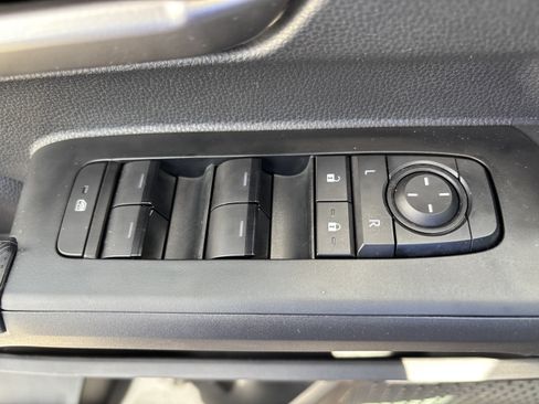 Used 2024 Toyota Tacoma TRD Off-Road AWD/4WD image 16