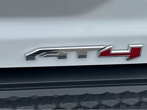 New 2026 GMC Canyon AT4 AWD/4WD image 32