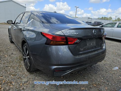Used 2020 Nissan Altima 2.5 Platinum image 9