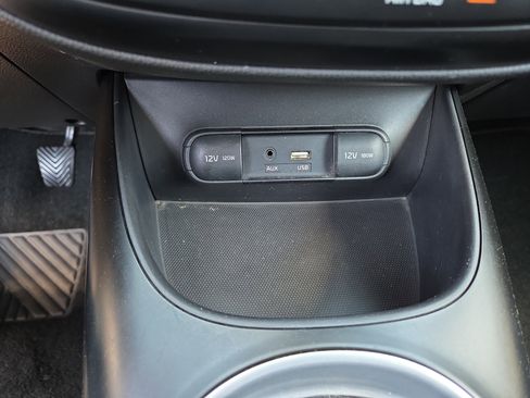 Used 2015 Kia Soul FWD image 23