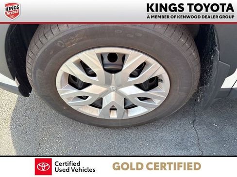 Used 2024 Toyota Corolla Cross L image 11