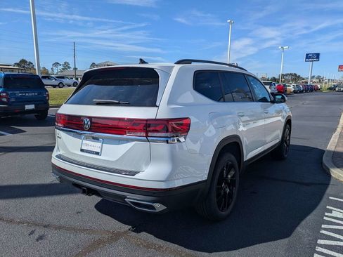 New 2026 Volkswagen Atlas SE FWD image 5
