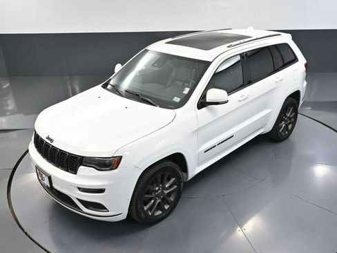 Used 2018 Jeep Grand Cherokee Overland AWD/4WD image 63