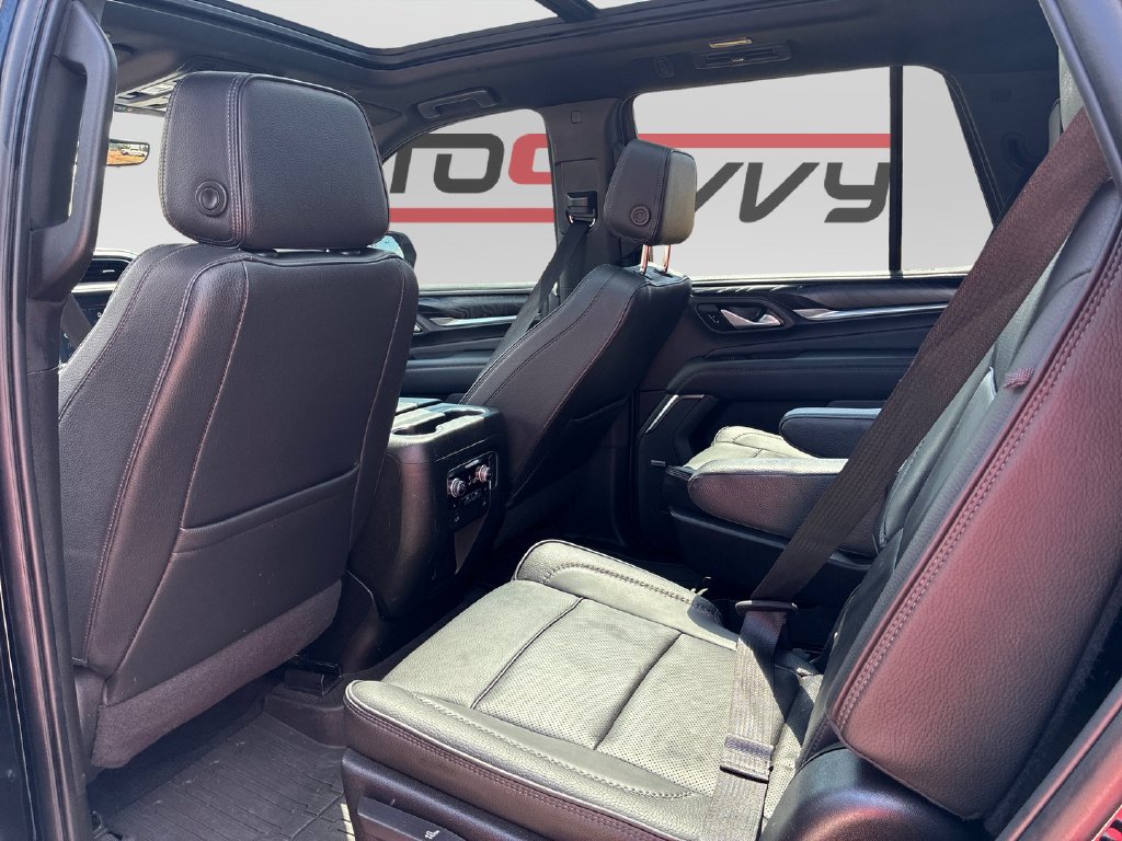 Used 2022 GMC Yukon Denali w/ Advanced Technology Package AWD/4WD image 17