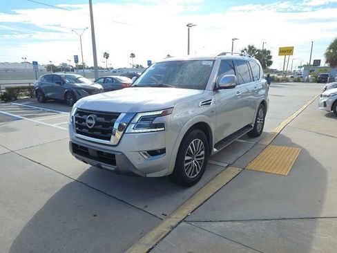 Used 2022 Nissan Armada SV w/ SV Appearance Package image 9