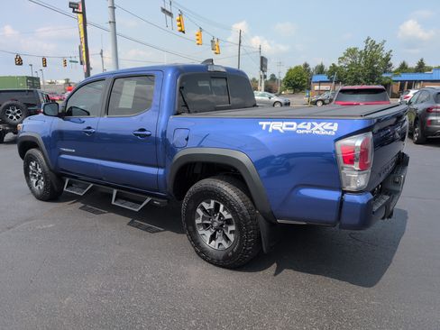 Used 2023 Toyota Tacoma TRD Off-Road w/ TRD Premium Off Road Package AWD/4WD image 6