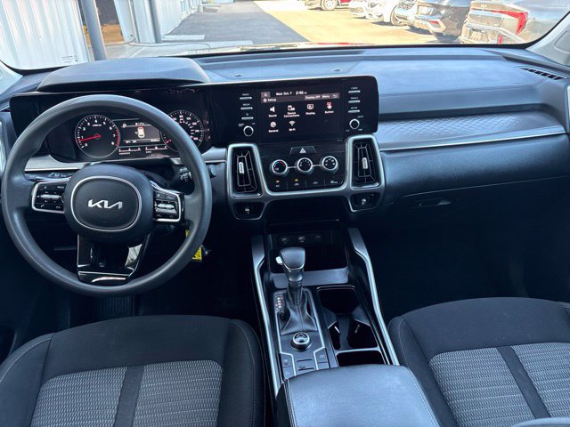 Certified 2023 Kia Sorento LX FWD image 31