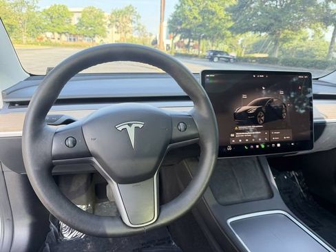 Used 2023 Tesla Model 3 Standard Range RWD image 13