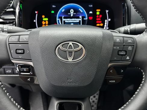 Used 2026 Toyota Camry Hybrid w/ Convenience Package FWD image 23