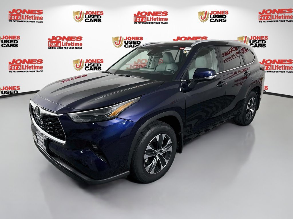 Used 2025 Toyota Highlander XLE AWD/4WD image 14