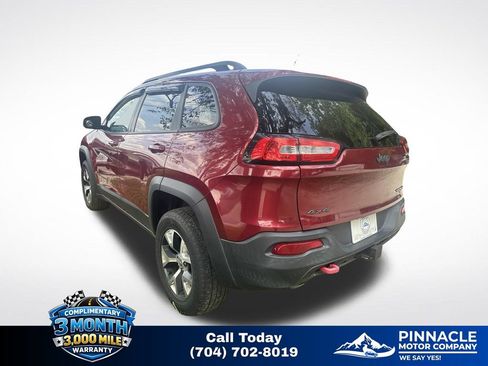 Used 2014 Jeep Cherokee Trailhawk w/ Leather Interior Group AWD/4WD image 7