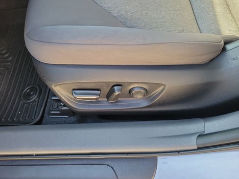 Used 2023 Toyota Camry LE FWD image 10